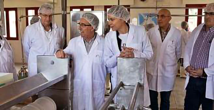 La Junta de Castilla y León apuesta por impulsar el potencial económico de la industria láctea de Zamora