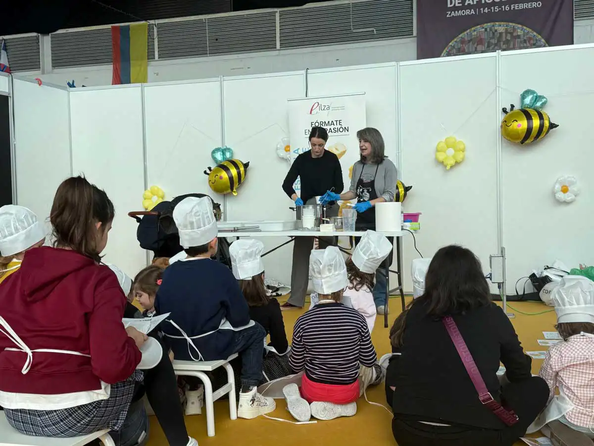 Eilza Promueve la Cultura Láctea entre los más pequeños en la Feria Internacional de la Miel Meliza